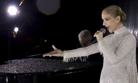 How Céline Dion reacted to her triumphant Eiffel Tower .